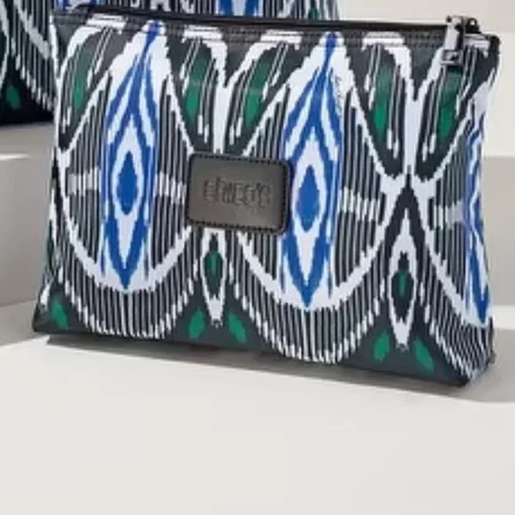 Chico's 40th Anniversary 2 piece Travel Tote & Pouch set in chic bold colors NWT - Picture 2 of 7